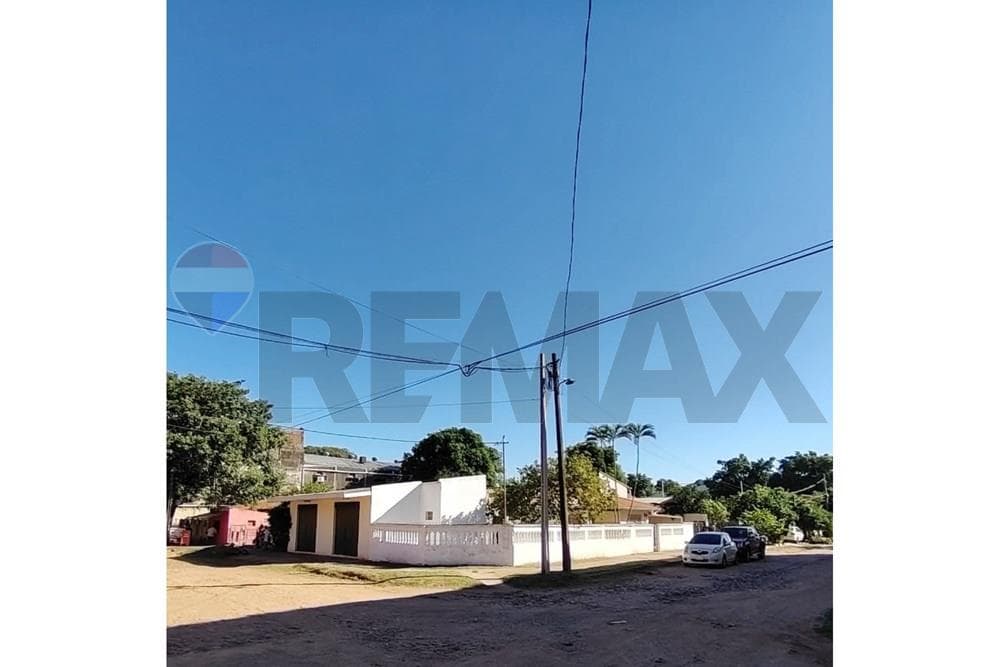 Casa con local en San Lorenzo a pasos del centro, foto 1
