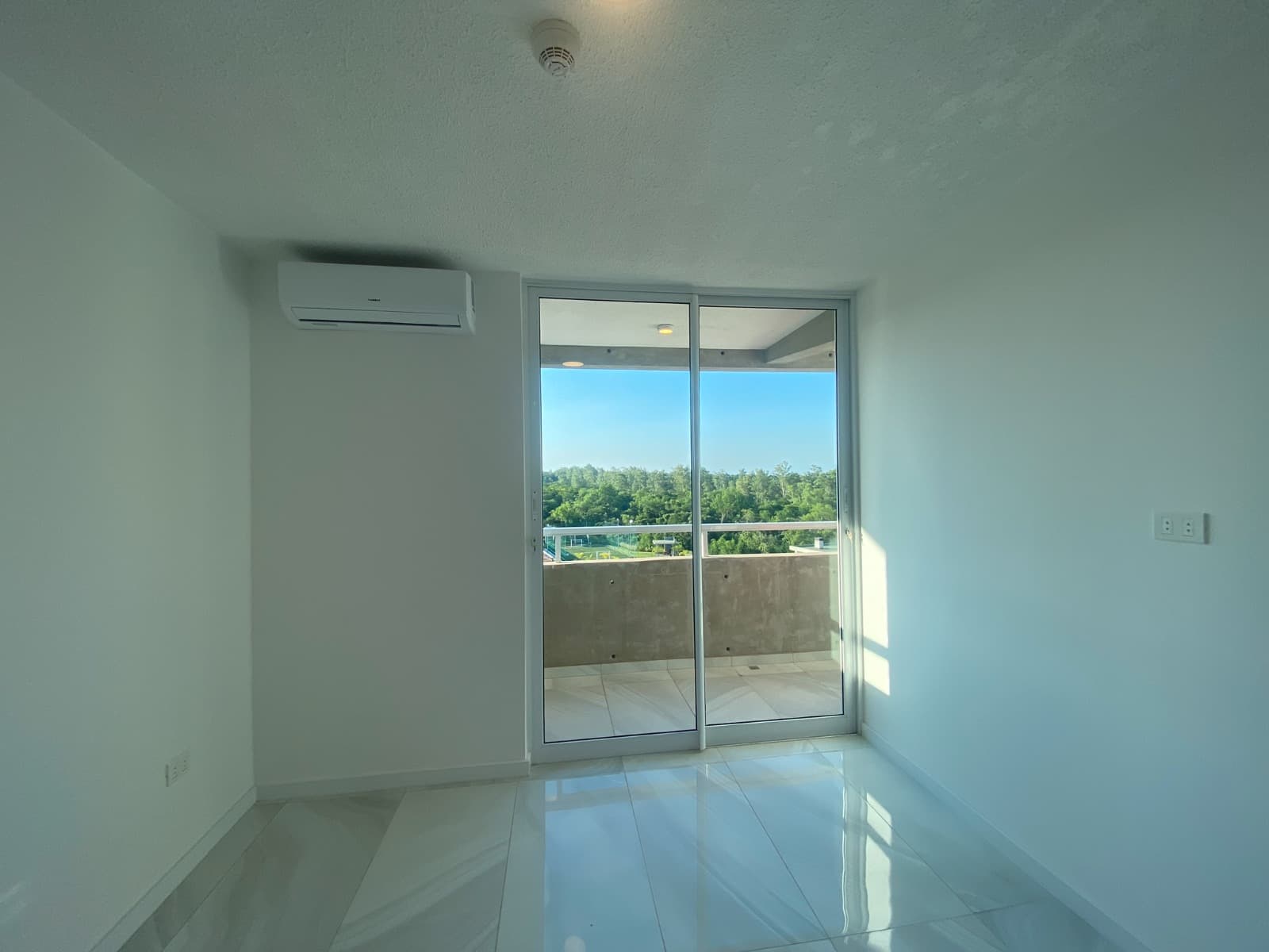 Departamento de un dormitorio en Mariano Roque Alonso surubií, foto 2