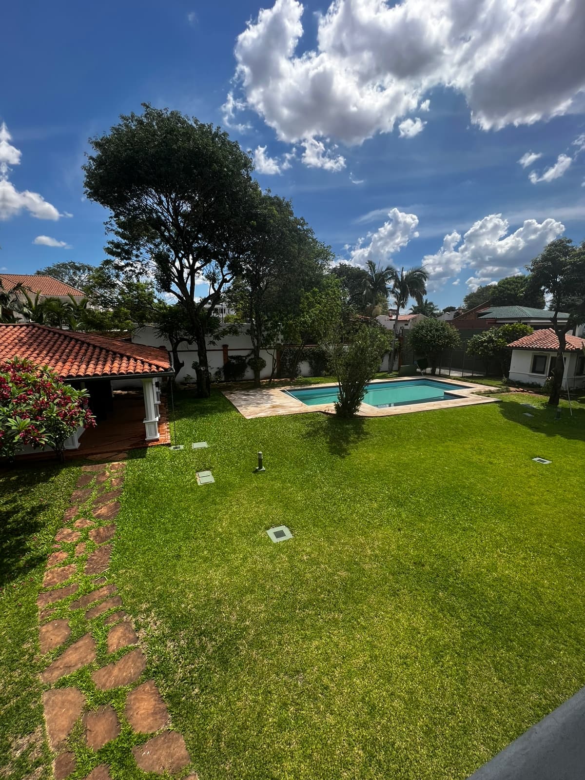 Hermosa y gran residencia en bo.los laureles c / 5 suites, foto 2