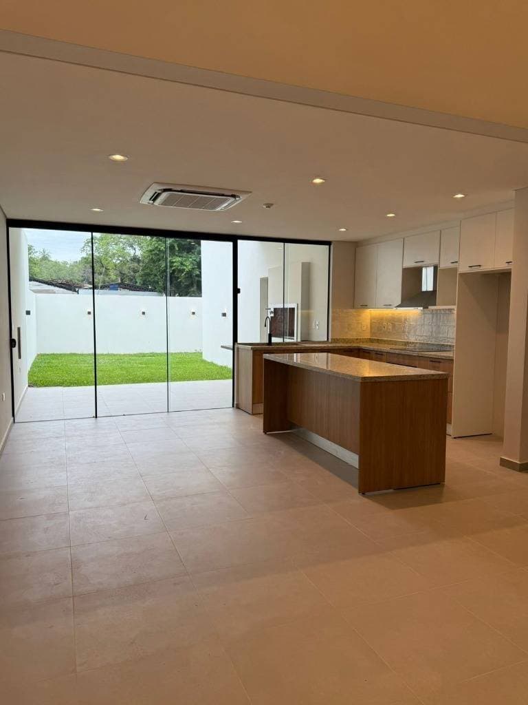 En venta duplex en condominio - Luque, foto 4