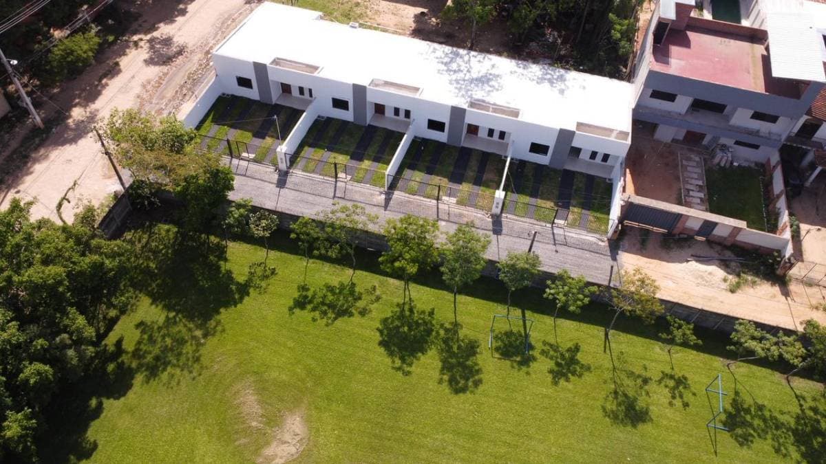 Casas de estilo minimalista - en la ciudad de Mariano Roque Alonso, foto 4