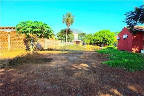 Terreno en venta en Ñemby – Bo. Uruguay -La Lomita