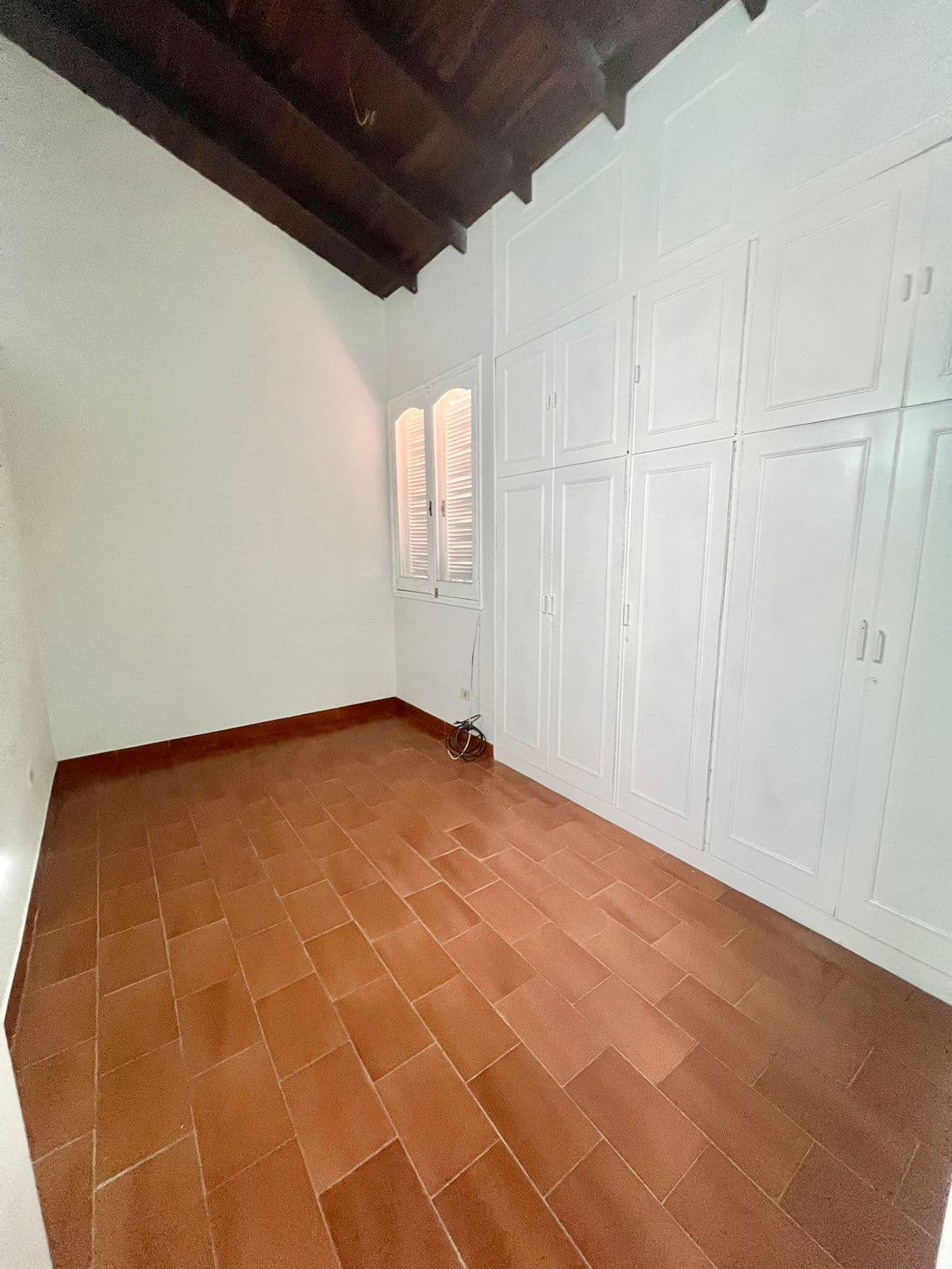 En Venta Casa De 2 Pisos En Barrio Herrera V137/ — foto 5