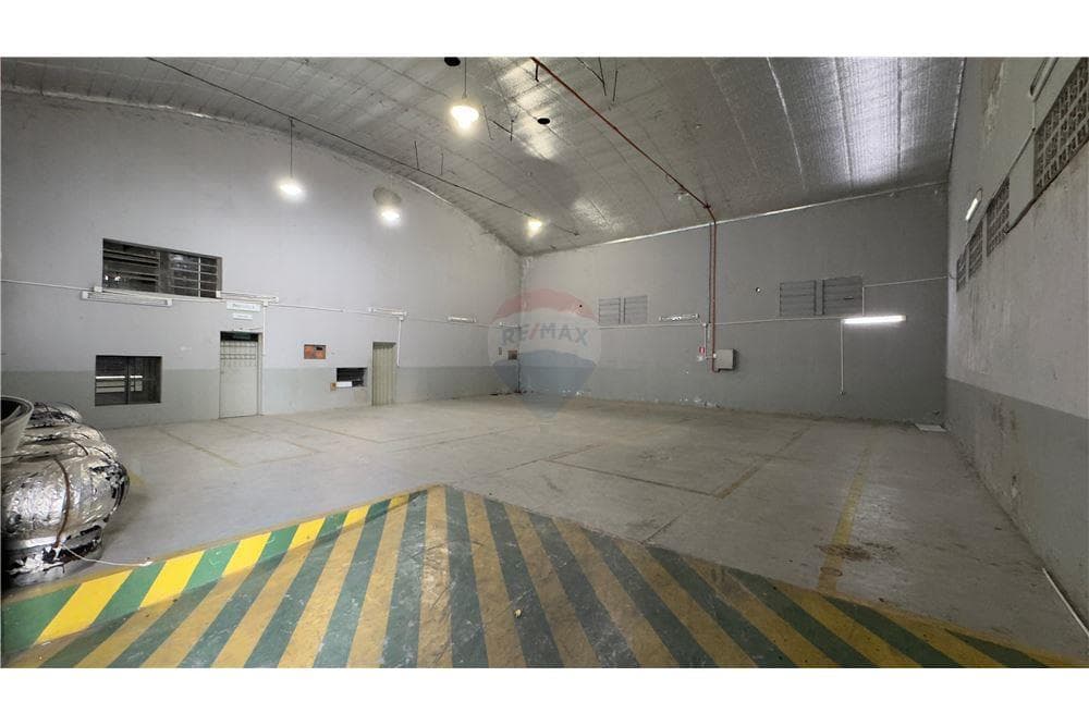 Inmenso depósito con oficinas en Mariano Roque Alonso — foto 5