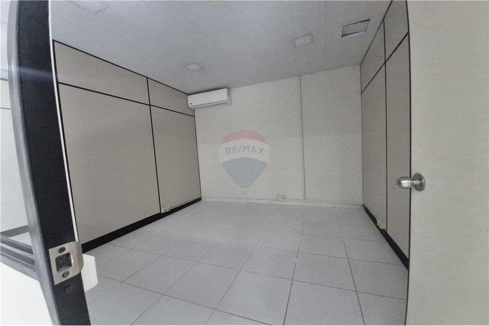 Oficina en alquiler — foto 3
