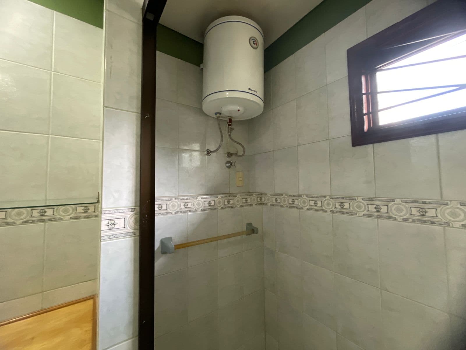 EN ALQUILER – Amplia Casa de 2 Plantas en Barrio Nazareth, foto 5