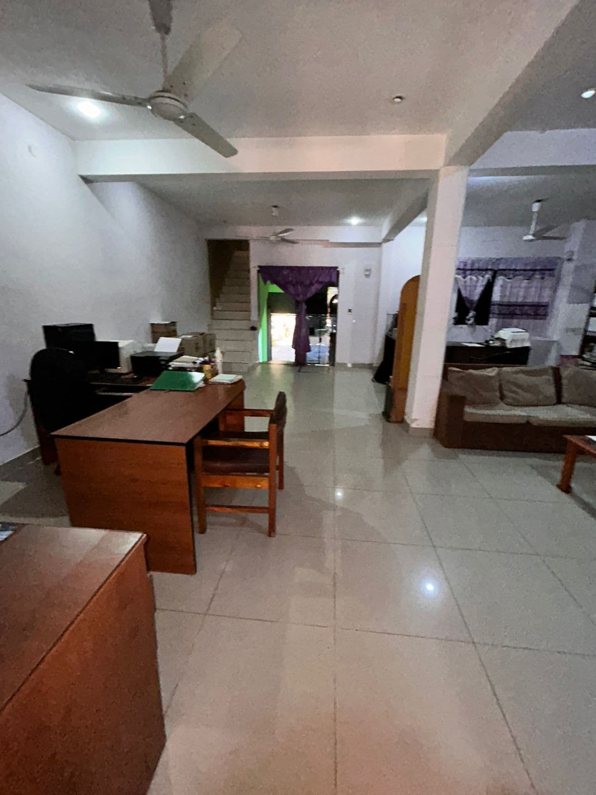 A Cuadras Del Colegio Cristo Rey - Venta De Casa Con Pileta, foto 4
