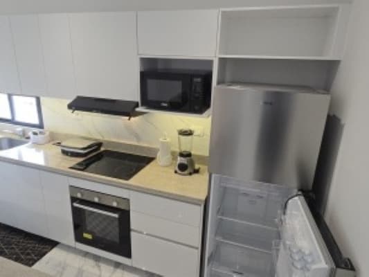 Epartamento finamente amoblado, listo para mudarse, a pasos del eje corporativo, foto 3