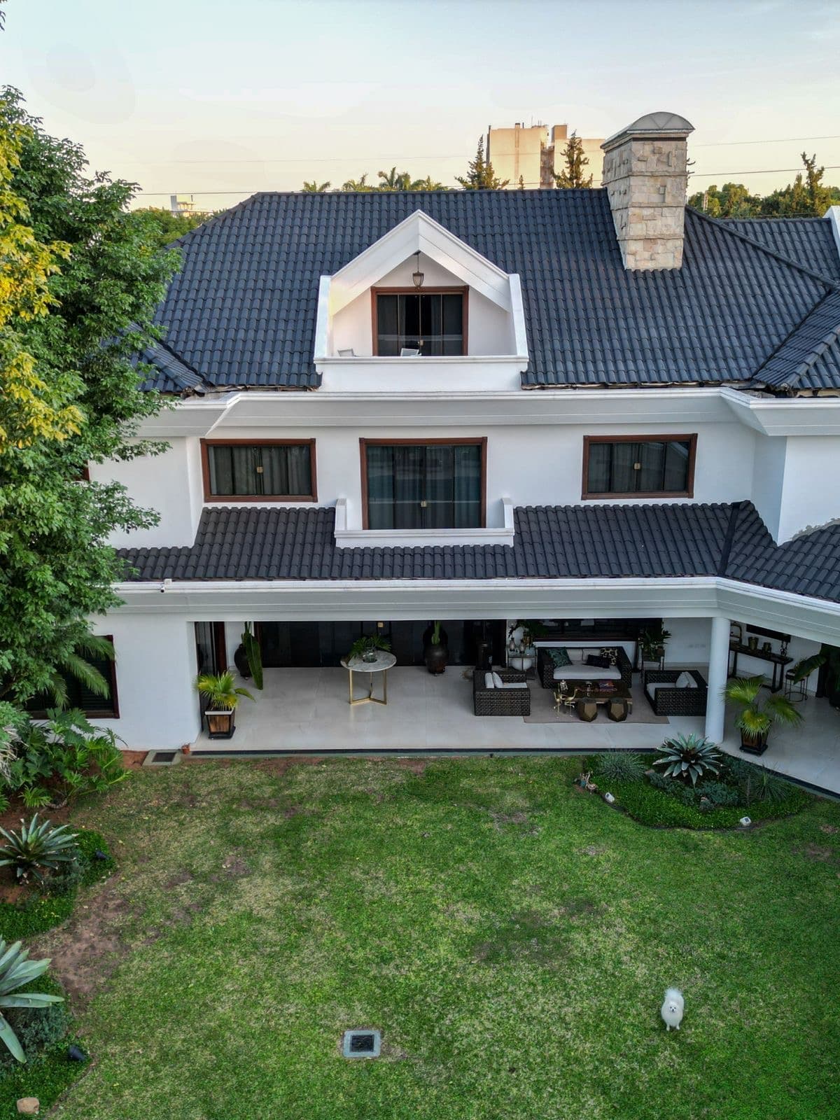 Gran residencia en 3 niveles, foto 1