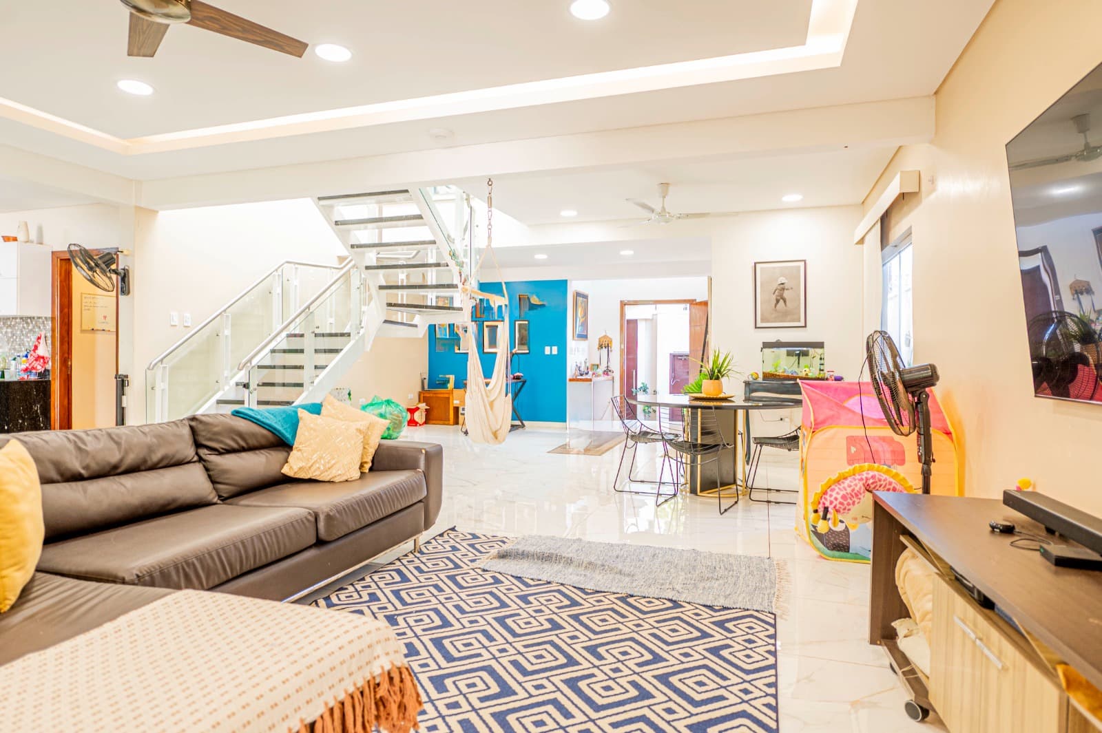 En venta amplia casa en lambare, foto 2