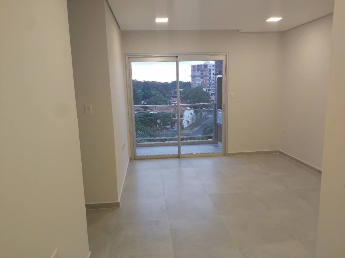 En alquiler depto de 2 dorm, 2 baños en barrio Herrera, foto 2