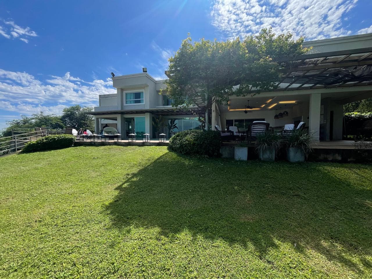 Exclusiva Residencia en San Bernardino: Lujo y Vistas Panorámicas al Lago, foto 3