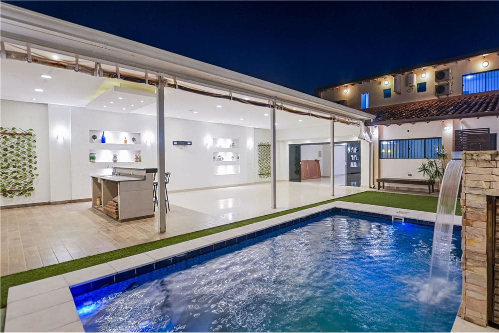 Casa con piscina en lambare, foto 2