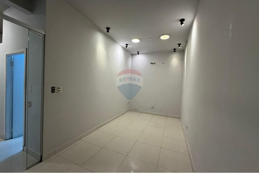 Amplio local comercial en San Lorenzo, foto 3