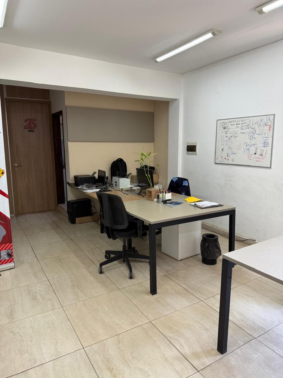 Amplio tinglado de 900 m² con transformador en bo republicano, foto 4