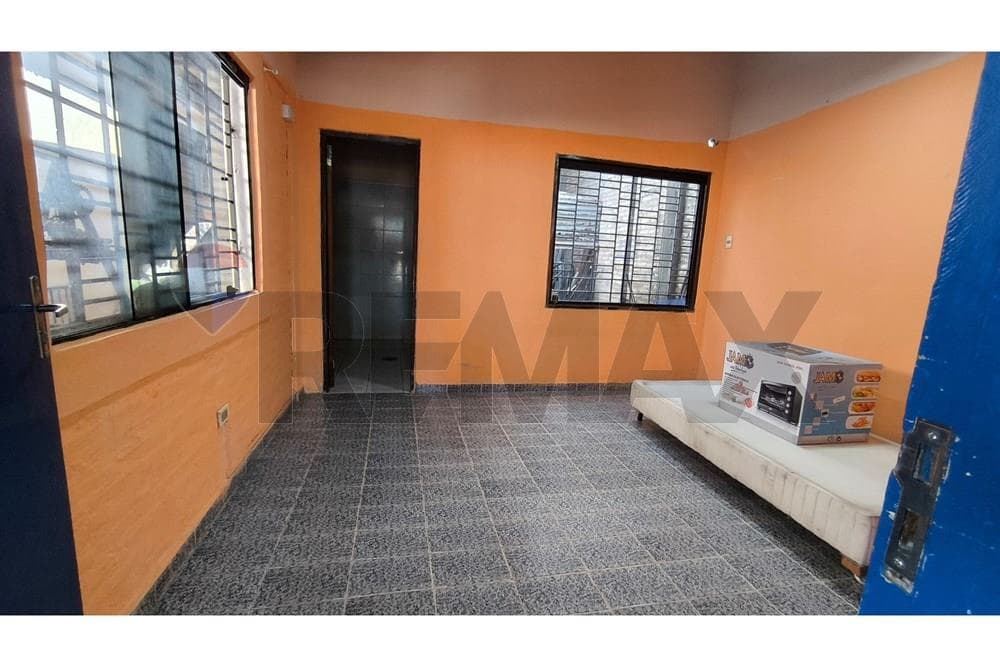 Casa - Venta - San Lorenzo, Central, Paraguay — foto 5