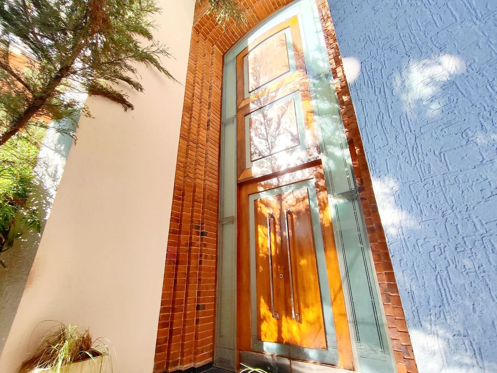 Exclusiva residencia ubicada en el distinguido Barrio Mariscal Estigarribia, foto 3