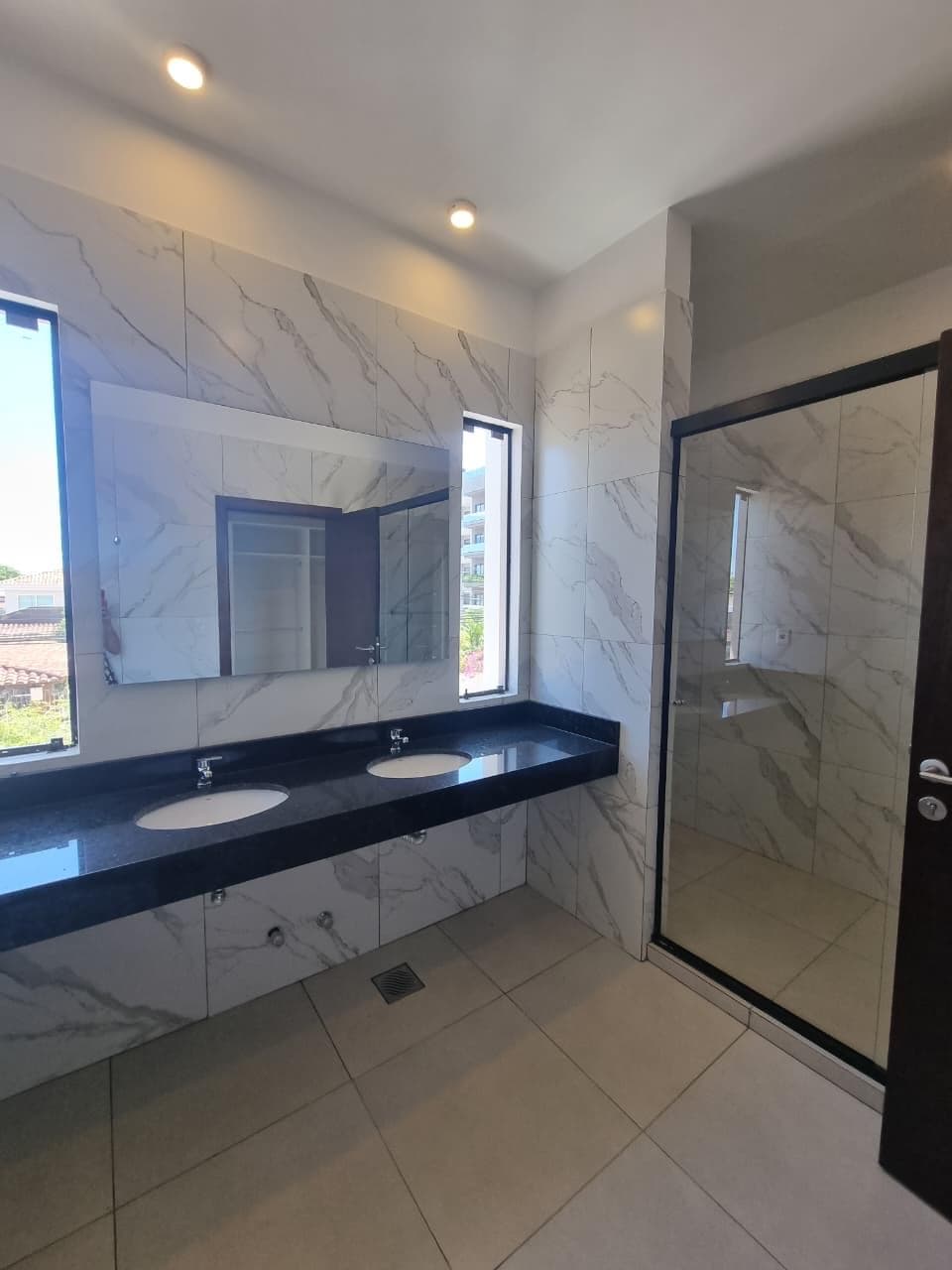 Moderno Duplex Moderno con Piscina — foto 4