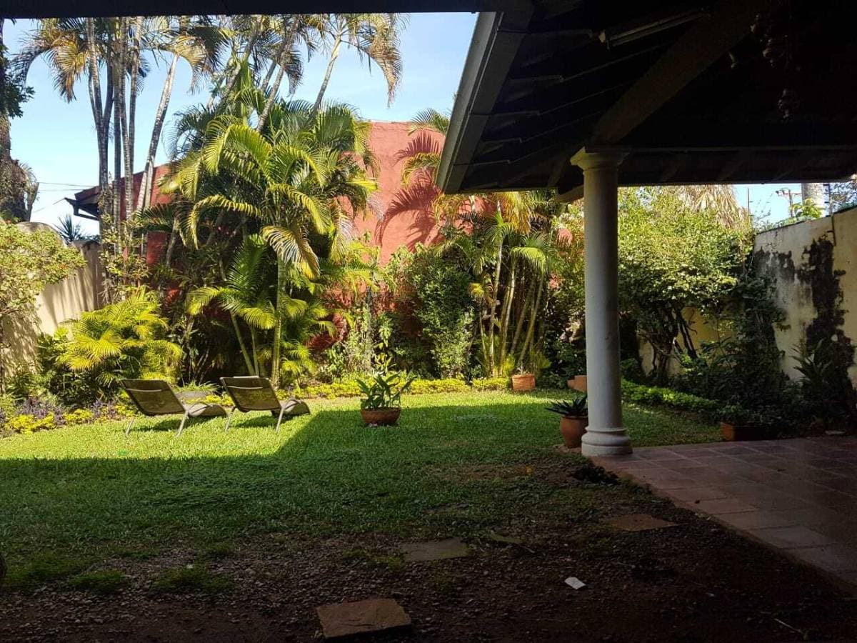 Casa en barrio los laureles — foto 3