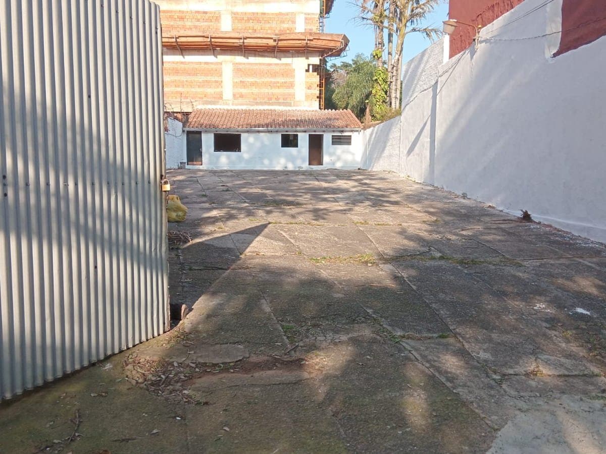 Alquilo terreno con oficinas en Recoleta
