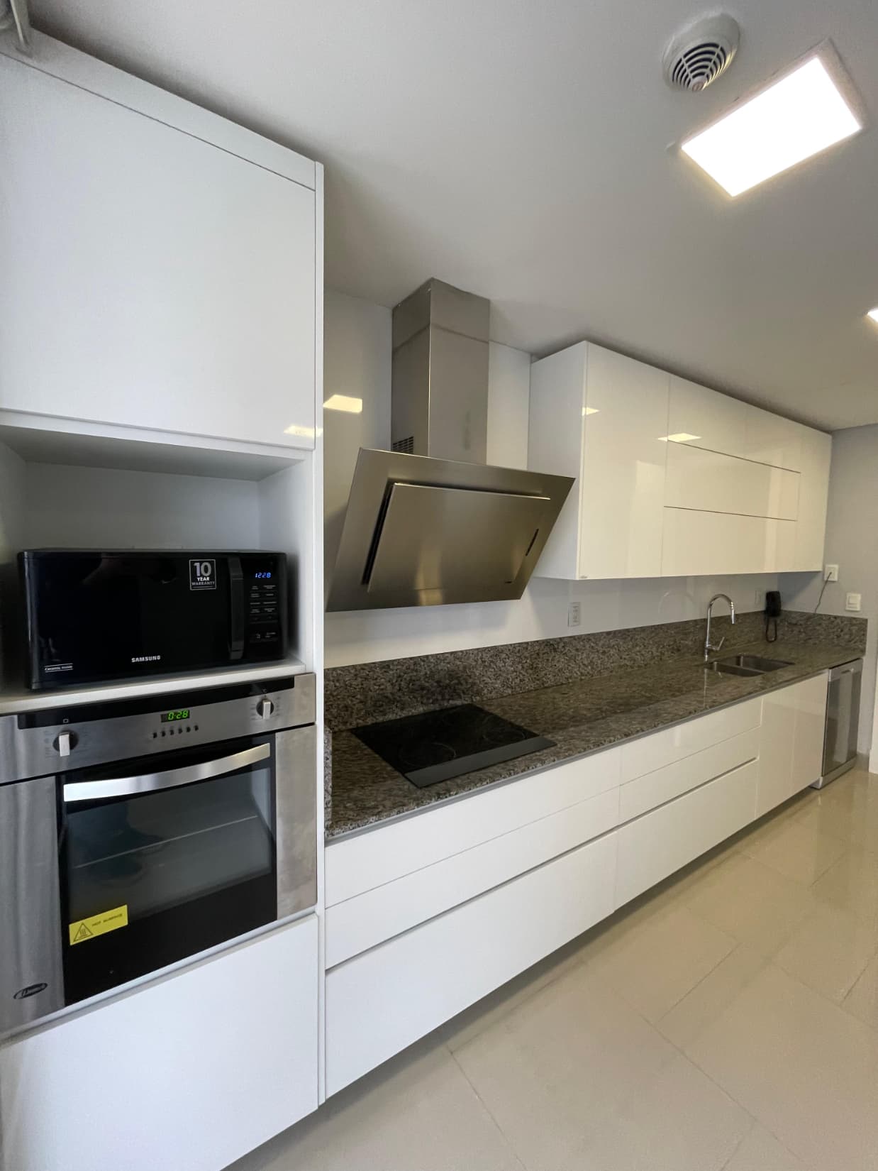 Amplio departamento de 2 dormitorios - zona mburucuya — foto 4