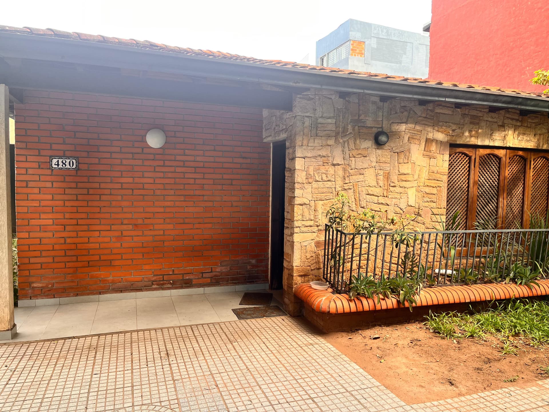 En venta | terreno con casa | barrio Herrera, foto 3