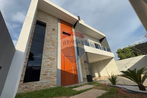 Lujosa casa en San Lorenzo