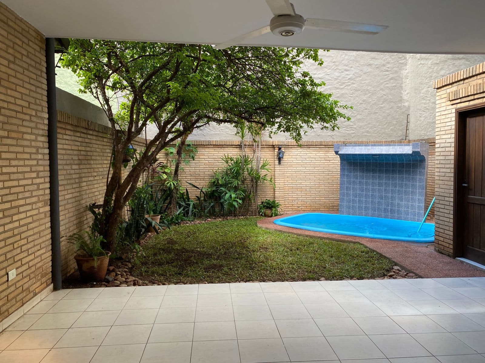 Casa pareada con piscina y quincho en Villa Morra, foto 2