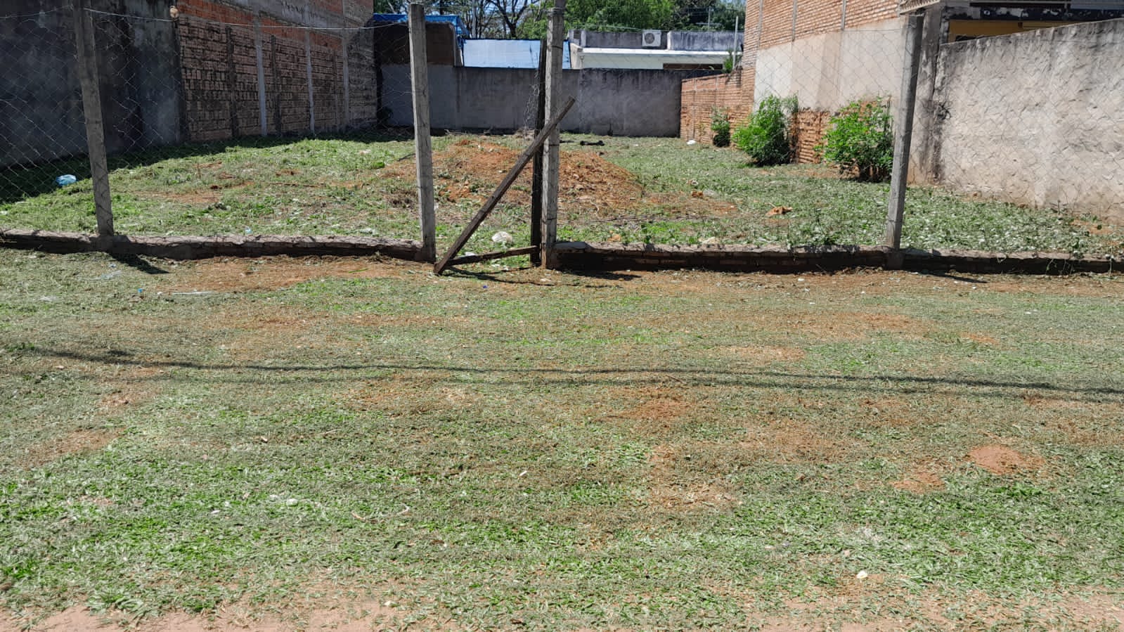 Vendo terreno en San Lorenzo, zona palacio de justicia cod. 059