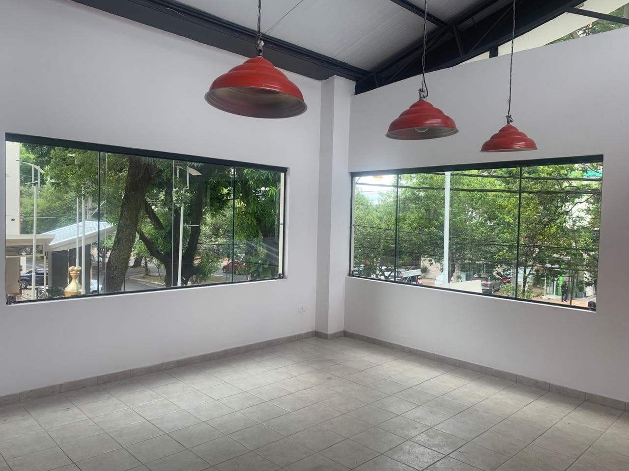 Salon comercial paseo quimbaya Villa Morra, foto 2