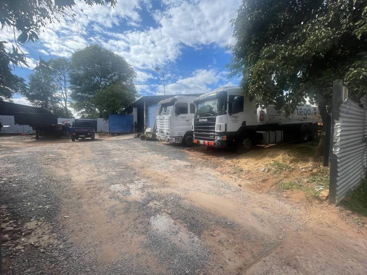 Complejo de tinglados con oficinas, vestuarios y casa en Ñemby, foto 3