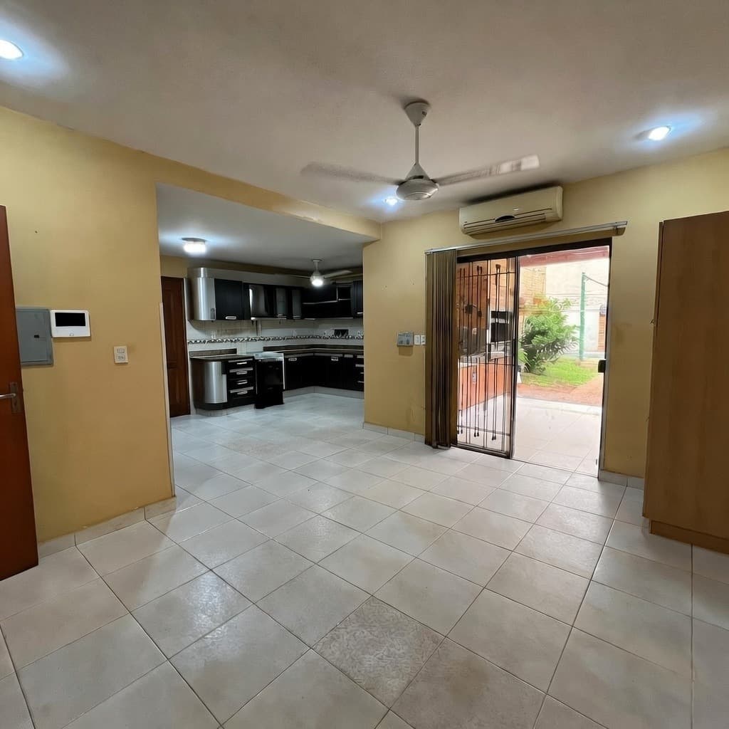 Casa Con Piscina, Jacuzzi Y Quincho | 4 Dorms | 3 Cocheras | Fernando de la Mora — foto 4