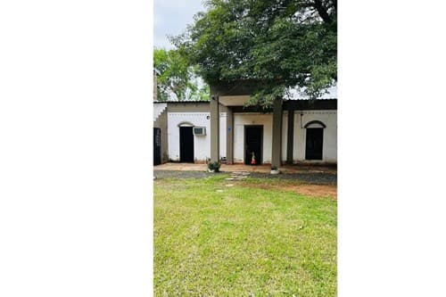 Alquilo casa para oficina o vivienda en asuncion barrio san jorge