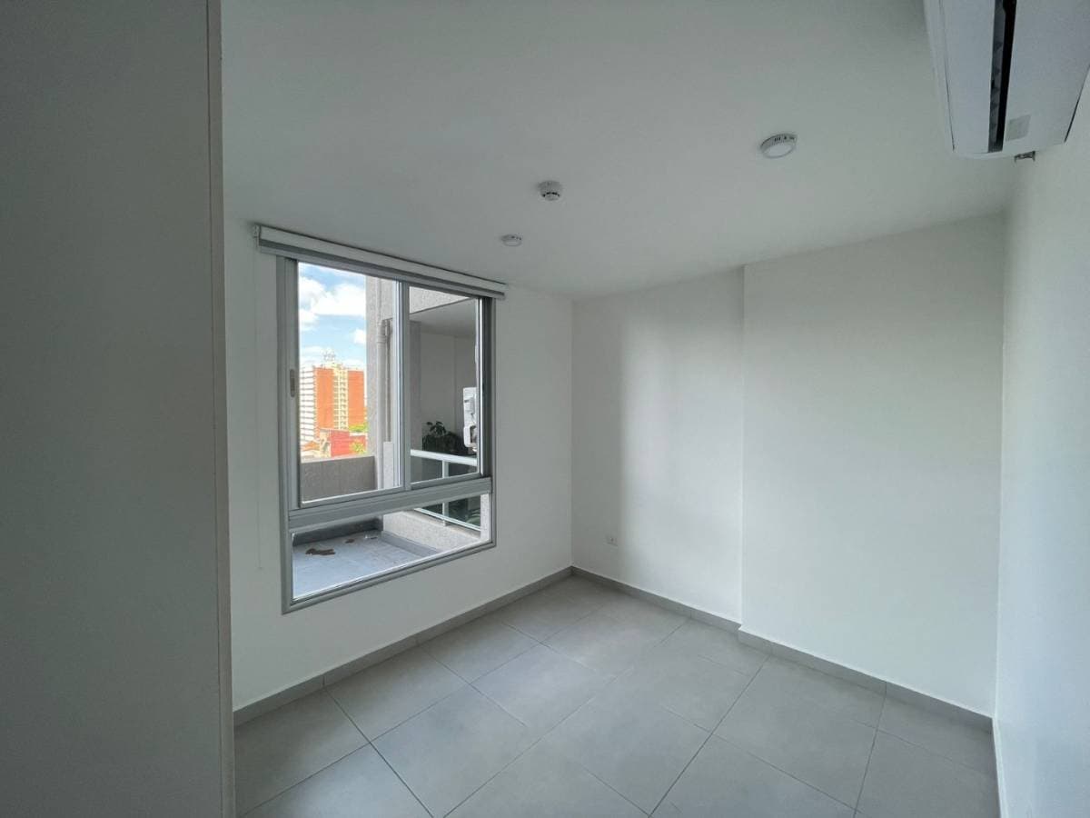 En alquiler departamento en zenith felix bogado, foto 5
