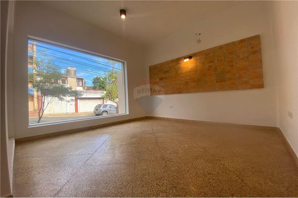 Oficina con show room en ciudad nueva, foto 2