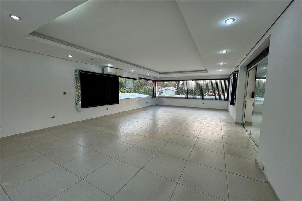 Local comercial en el patio garay — foto 3