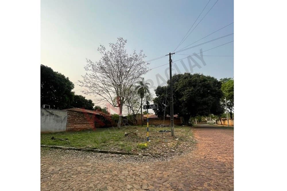 Terreno en tercer barrio - Luque