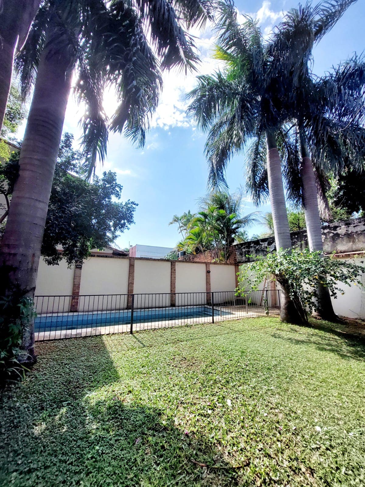 Casa de 3 hab en Suite + escritorio, Barrio Mburucuya, Zona Curda, foto 3