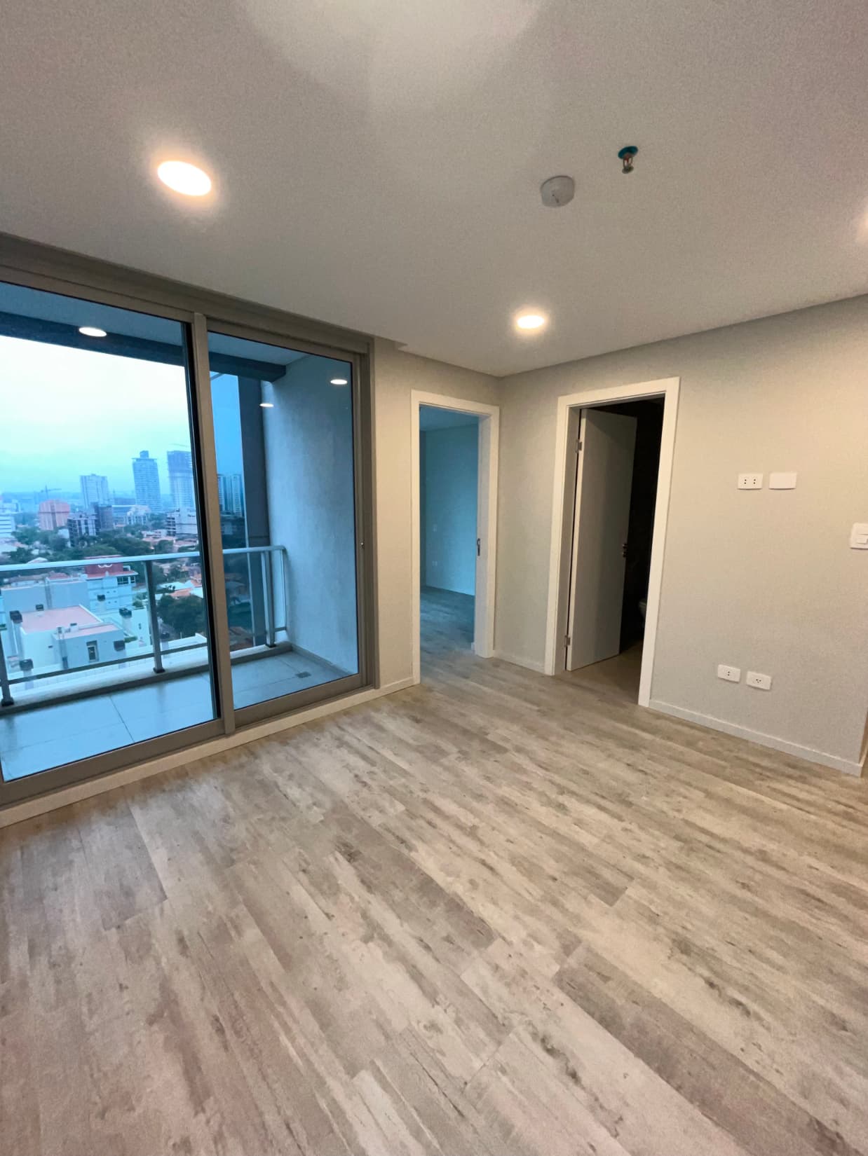 Departamento De 1 Dormitorio En Carmelitas A Cuadras Del Shopping Del Sol, foto 3