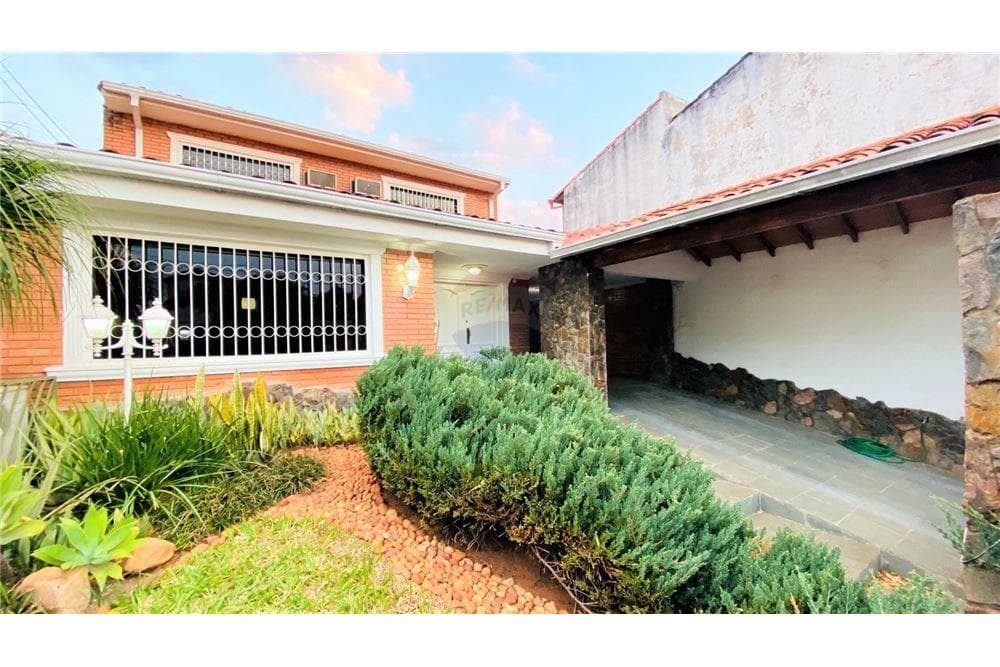 Vendo Casa de 3 dormitorios en Bo. Vista Alegre-Asunción
