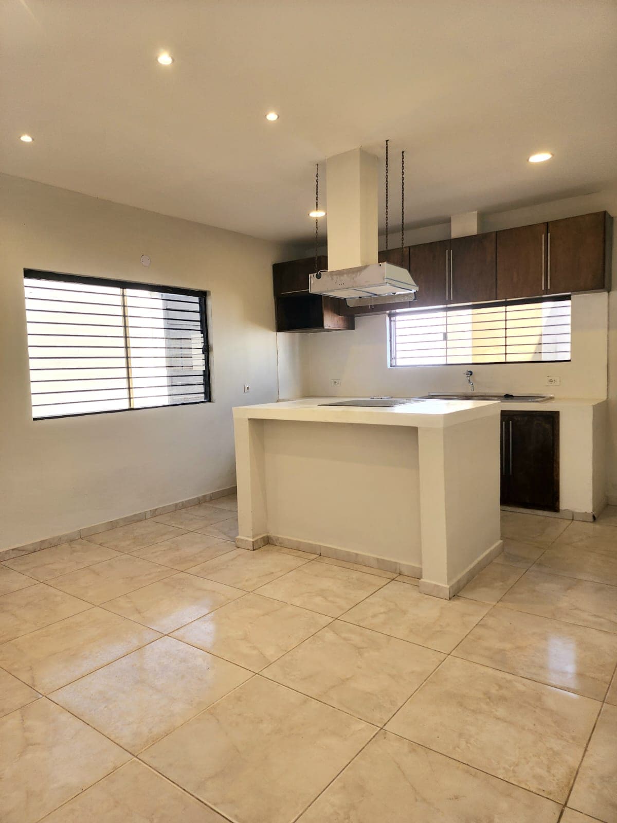 Casa En Mariano Roque Alonso, foto 3