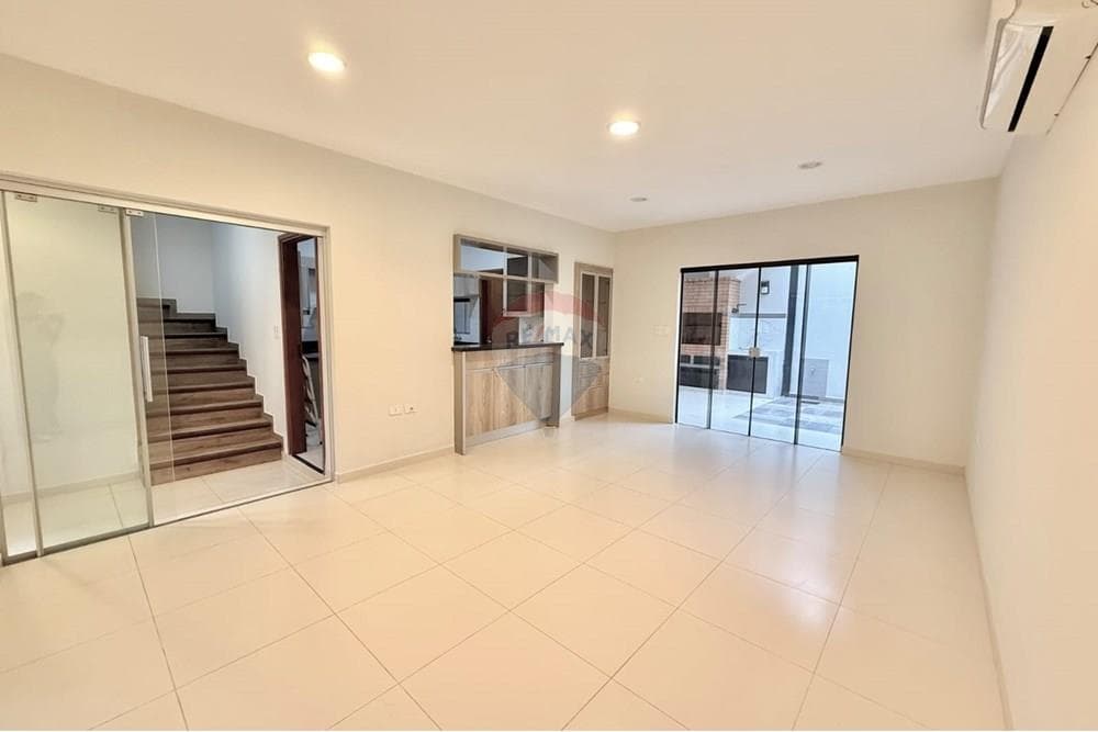 ¡Triplex en el Barrio Felicidad – Lambaré!, foto 4