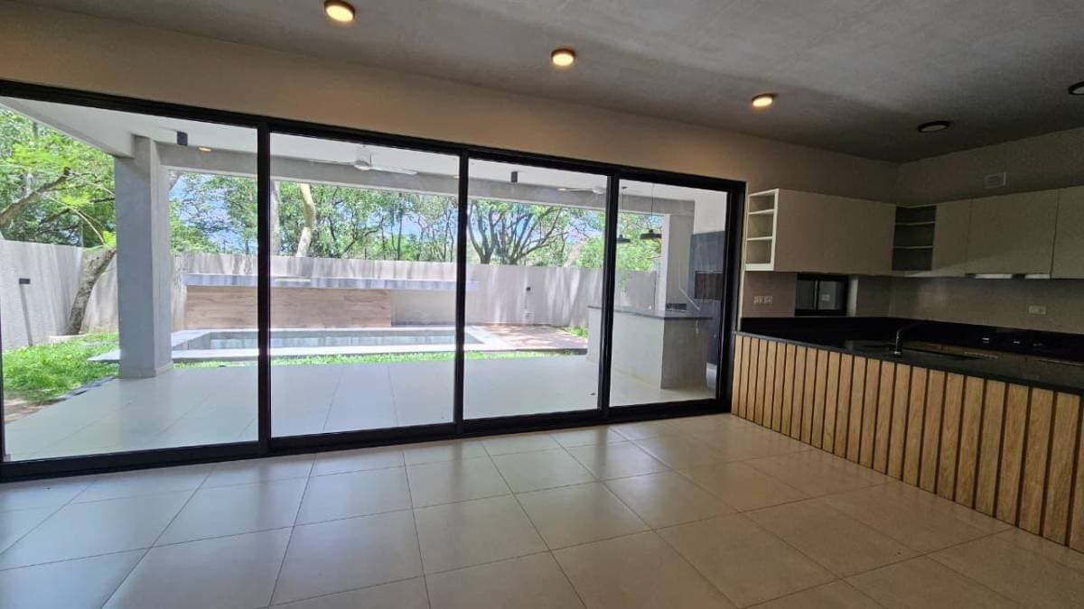 Hermosa Casa a Estrenar en San Bernardino – Cerca de Petrobras Av. Kennedy, foto 3