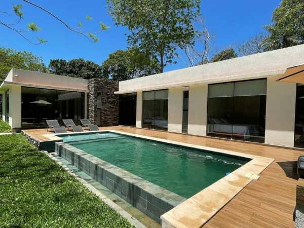 Casa amoblada en venta - San Bernardino