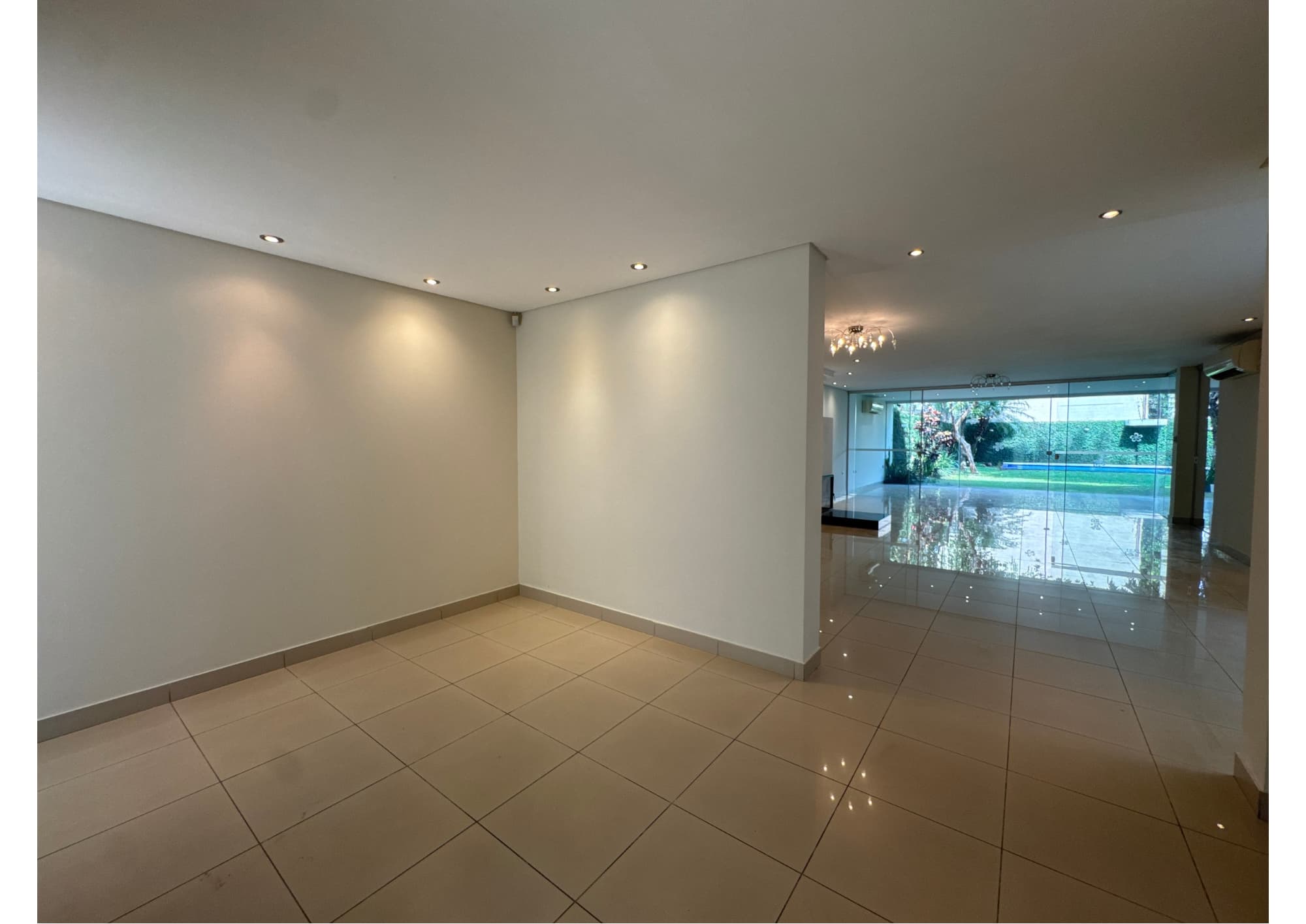 Casa en alquiler detrás del Shopping del Sol — foto 3