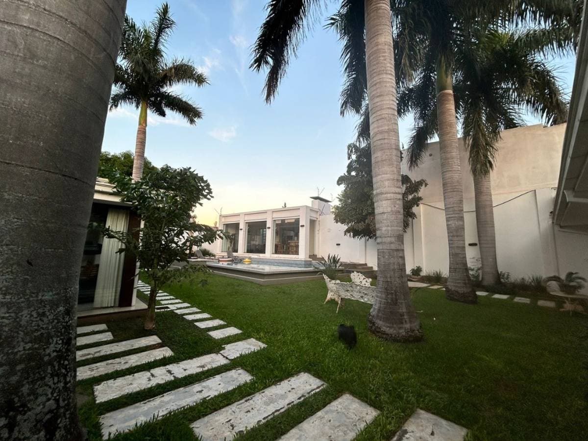 Moderna residencia en venta en barrio Herrera, foto 3