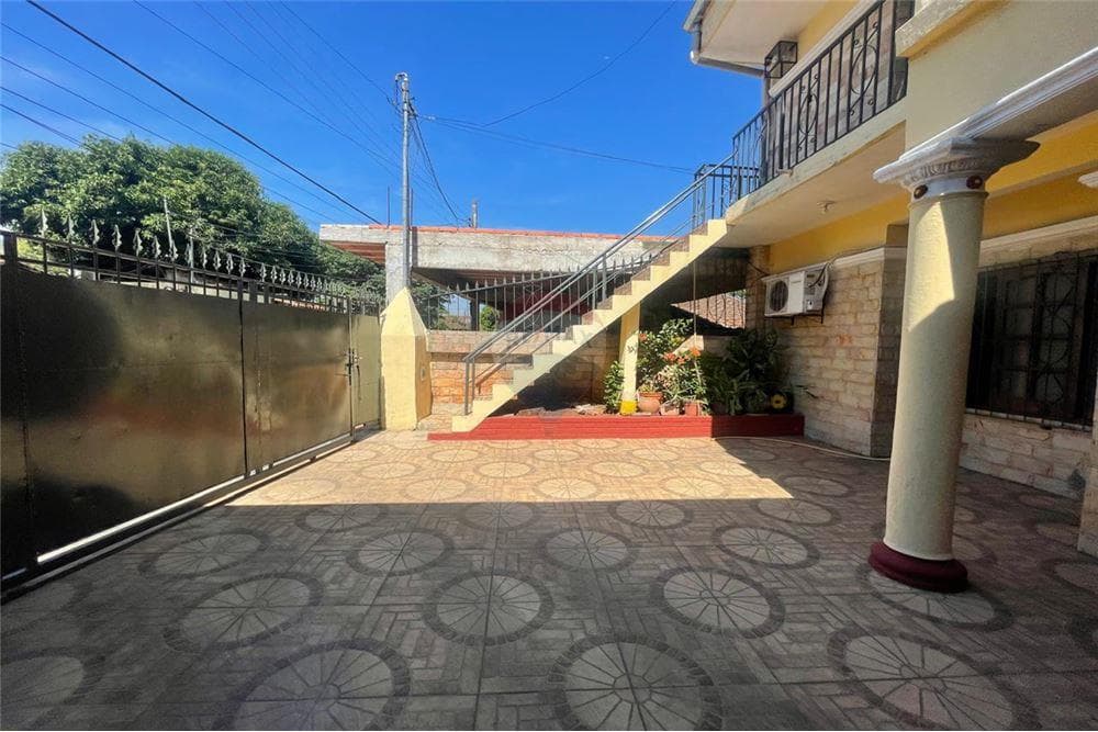 amplia casa con Déposito en San Lorenzo, foto 4