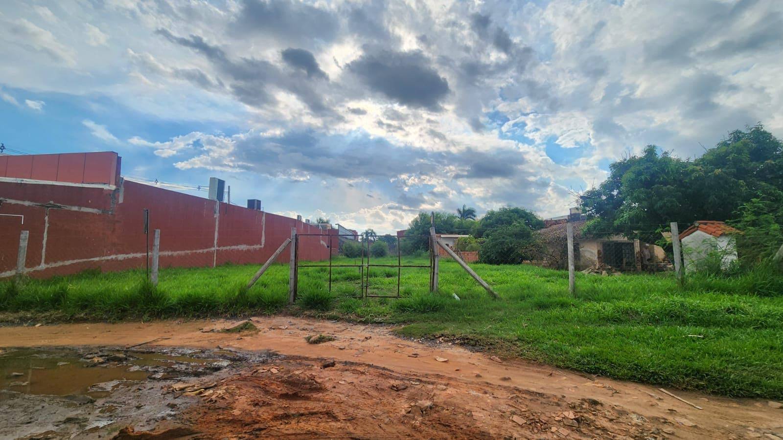 Vendo terreno en laurelty - Luque