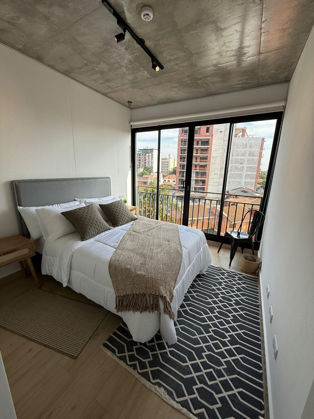 Manora, a metros del shopping del sol, departamento de 1 dormitorio amoblado, foto 1
