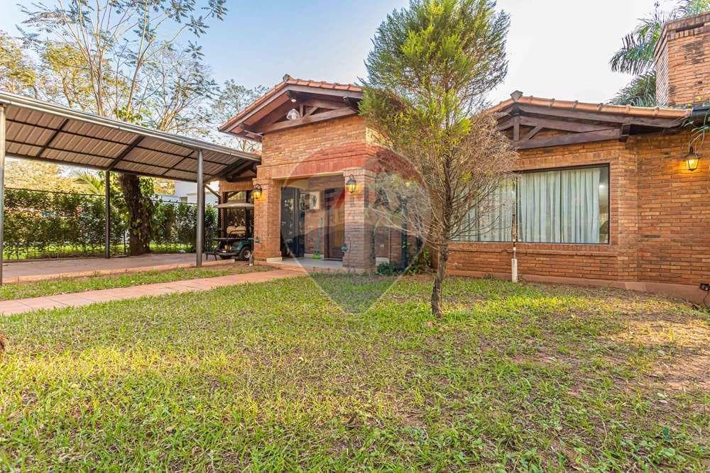 Imponente casa clasica - zona yacht - lambare, foto 1
